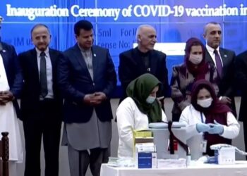 په افغانستان کې د کرونا واکسین د وېش لومړی پړاو پيل شو