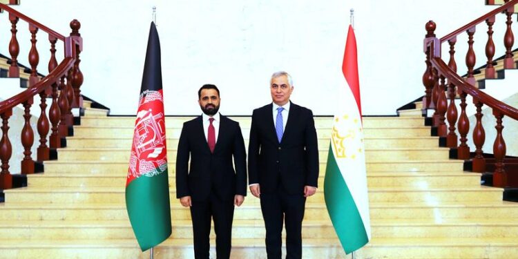 تاجکستان او افغانستان د اړیکو پر پراختیا خبرې کړې دي