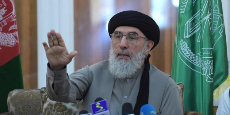 حکمتیار: ارګ نه سوله غواړي، نه یې اراده لري