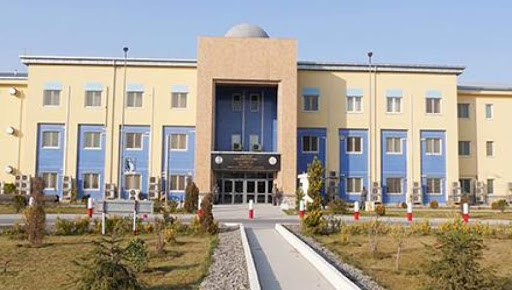 کورنیو چارو وزارت: یوه خصوصي رسنۍ د چاودېدونکو توکو په لېږد کې لاس لري