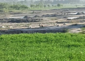 طالبانو په خوست کې د ګډو ځواکونو پر اډه توغنديي برید کړی
