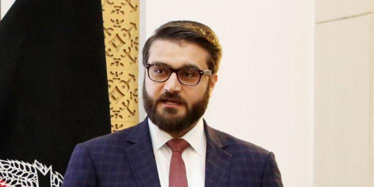 حمدالله محب: د زور له لارې به طالبانو ته واک ونه سپارو