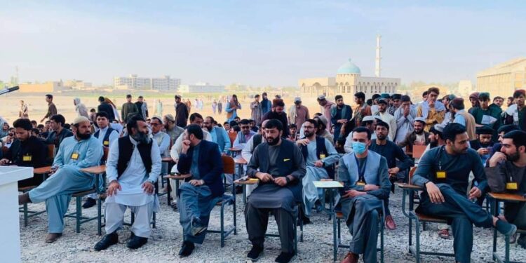له جګړه ځپلي هلمند؛ ۳۳۰۰ نجونو او هلکانو د کانکور په ازموینه کې ګډون کړی