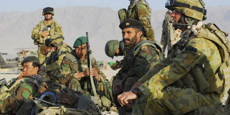 متقاعد امریکایي نظامیان: د طالبانو د مهارولو لپاره باید افغان ځواکونه پیاوړي شي