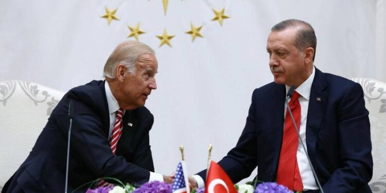 اردوغان امریکا ته: د بل تر تورنولو مخکې خپل ګریوان ته سر ټیټ کړئ