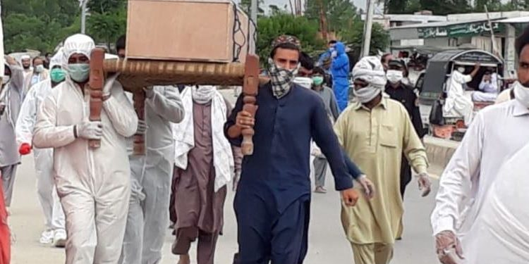 تېر ۲۴ ساعته؛ پاکستان کې کرونا ۱۳۱ کسان مړه کړي