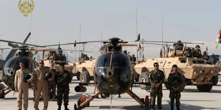 پنټاګون: افغان هوايي ځواک تر ډېره پر قراردادیانو متکي دی