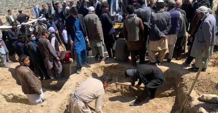 عیني شاهدان: پرونۍ پېښه کې ۸۰ تنه وژل شوي او تر ۱۵۰ ډېر نور ټپيان دي