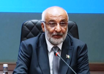 تر اوږده ځنډ وروسته؛ د افغان حکومت او طالبانو مذاکراتي پلاوو سره لیدلي دي