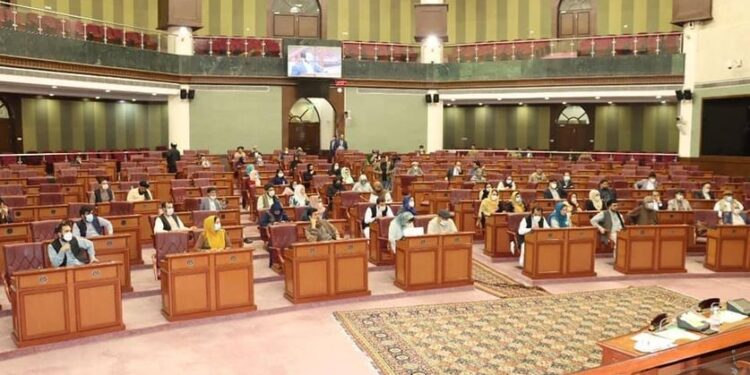 وکیلان: د امنیتي ادارو کمزوری مدیریت د سرتېرو د تلفاتو لوی لامل دی