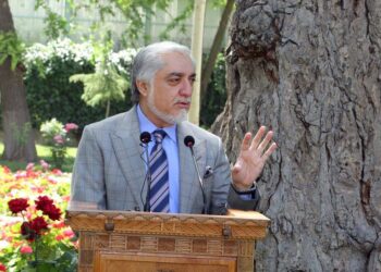 عبدالله: د ولسوالیو پرېښودل د یو منظم پلان برخه نه ده