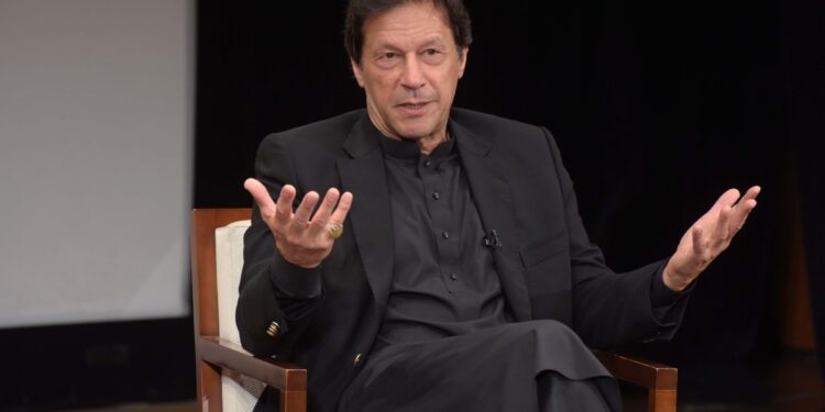 پاکستان: اسامه ترهګر دی، د عمران خان ژبه خطا شوې وه