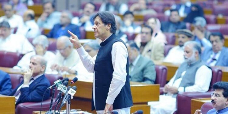 عمران خان یو ځل بیا: افغانستان کې د هېڅ ډلې او ګټې په پاللو پسې نه یو
