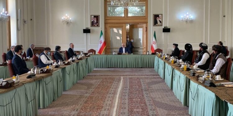 له کابل تللي پلاوي؛ تهران کې د قطر دفتر له غړو سره کتلي دي