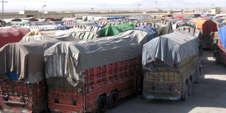 افغان سوداګر: د جګړې ښکېل لوري دې سوداګرۍ ته خنډونه نه جوړوي