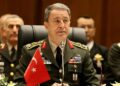 د ترکیې دفاع وزیر طالبانو ته: ترکي سرتیري اشغالګر نه بلکې د افغانانو ملګري دي