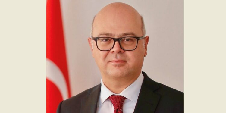ترکها و افغانها باید با روحیهی برادری و پیوند تاریخی شان در برابر فتو (FETÖ) مبارزه نمایند