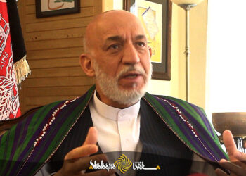 حامد کرزی: د افغانستان گاونډیان د سولې په برخه کې مهم رول لوبولی شي