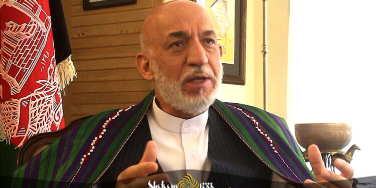 حامد کرزی: د افغانستان گاونډیان د سولې په برخه کې مهم رول لوبولی شي