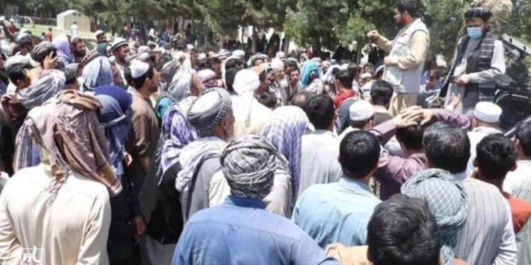 د بشري حقونو خپلواک کمیسیون: نړیوال بنسټونه باید له کورنیو بېځایه شوو سره مرستې ډېرې کړي