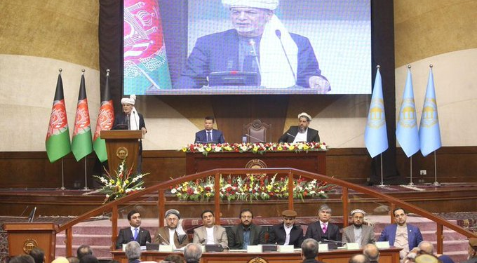 ولسمشر غني طالبانو ته: یا مذاکراتو ته راسره کېنئ یا مو د جګړې په ډګر کې ګونډې ماتوم