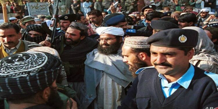 پاکستاني شنونکي: پاکستان پر افغان پوځ نیوکو سره ځان نشي سپینولی