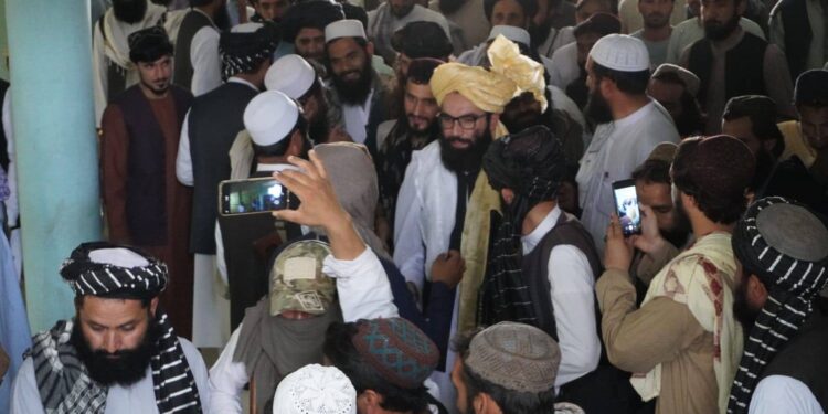 انس حقاني: نوره اړتیا نشته چې د پرديو په لمسون د يو بل وينه تویې شي