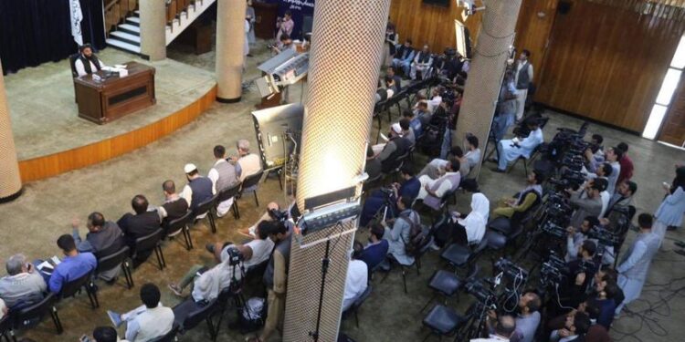 مجاهد: ملي سوداګر را ګرځي او د هېواد په ابادۍ کې ونډه اخلي
