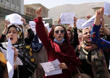شاهین: ښځې له خپلو حقونو؛ نه بې برخې کېږي امریکا دې لاسوهنه نه کوي