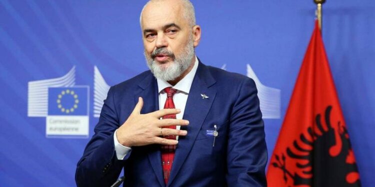 د البانیا لومړی وزیر: نړیواله ټولنه دې دا ځل افغانستان یوازې نه پرېږدي
