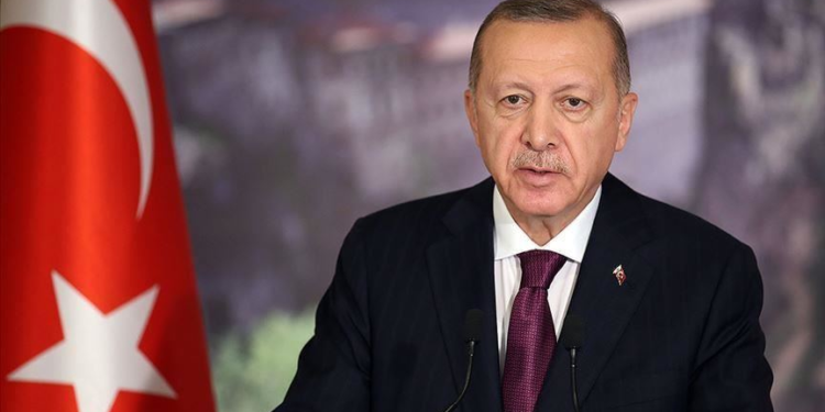 اردوغان: امریکا باید؛ د افغانستان په څېر خپل سرتېري له عراق او سوریې هم وباسي