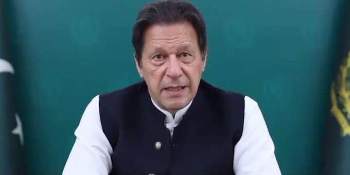 عمران خان: نړيوال دې په اقتصادي مرستو په افغانستان کې ثبات وساتي