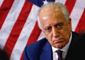 خلیلزاد:  د اوسني حکومت ساتل د ټولو په ګټه دي