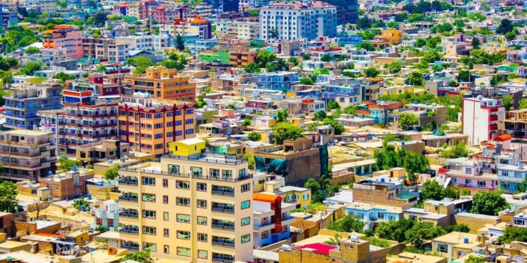 مجاهد: غواړو روسیه د افغانستان په بیا رغونه کې برخه واخلي