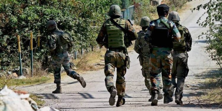 د هند تر ولکې لاندې کشمیر کې پنځه هندي عسکر وژل شوي