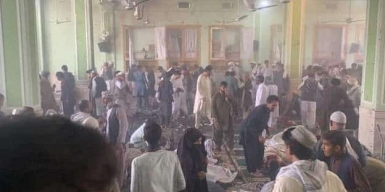 کندهار کې چاودنې ۱۰۷ کسانو ته مرګ ژوبله واړوله