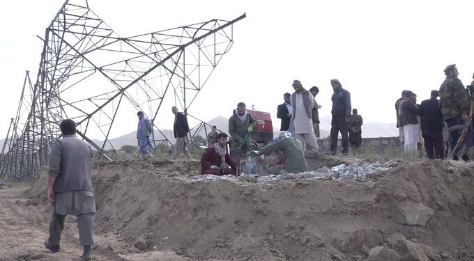 کورنیو چارو وزارت: د برېښنا پايې د الوزولو په تړاو درې تنه نیول شوي دي