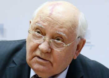 ګورباچوف: نړیوال دې د وسلو سیالي نوره پای ته ورسوي