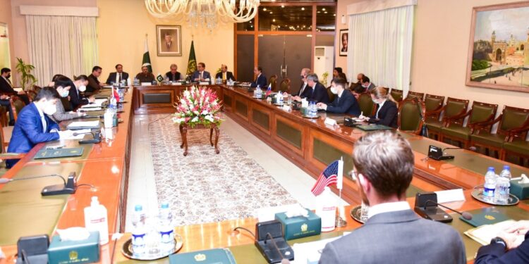 ترویکا پلس: طالبان دې په نړیوالو منل شویو تعهداتو او قوانینو عمل وکړي