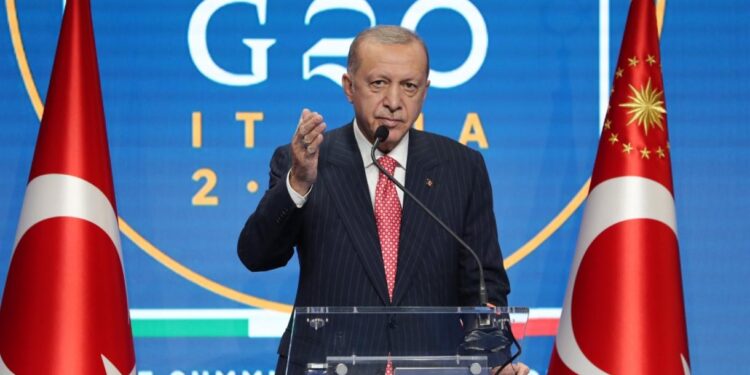 اردوغان: د اړیکو څرنګوالي په موخه ا.ا سره په تماس کې یو