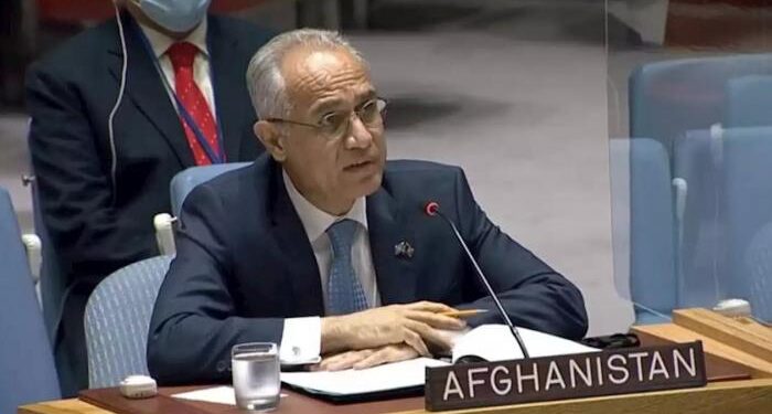 اسحاق زی: نړیوال دې د افغانستان په اړه خپل مسوولیت ادا کړي