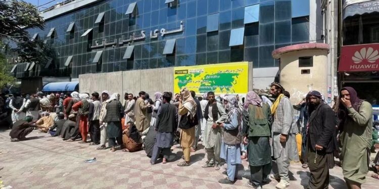 د امريکا بنديزونو افغانان سخت زيانمن کړي