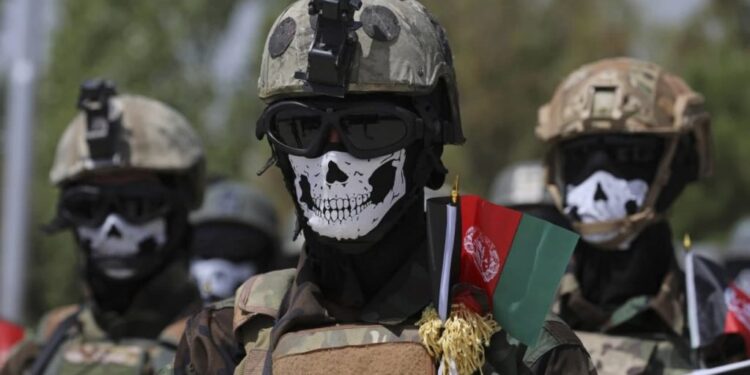 بریتانیا د افغان پوځ د پخوانيو کمانډویانو د جذب په لټه کې ده