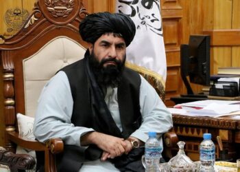 د کندهار والي: له هېواده مه وځئ ا.ا لوستو ځوانانو ته اړتیا لري