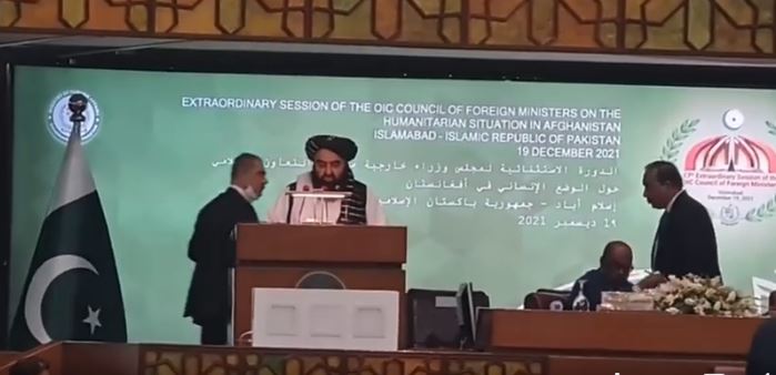 متقي: امریکا په ښکاره د افغانانو بشري حقونه نقضوي