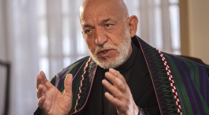 حامد کرزی: نړيوال دې له طالبانو سره تعاملاتو ته ادامه ورکړي