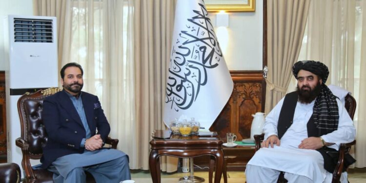 متقي: ټولو افغانانو ته د باعزته ژوند او خدمت زمينه برابره ده