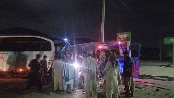 سمنګانو کې د ترافیکې پېښې له امله ۸ کسانو ته مرګ ژوبله اوښتې