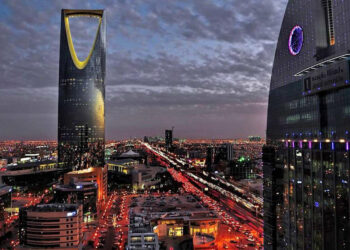 سعودي کابل کې د بندپاتې افغان مسافرو د اقامې نیټه غزوي
