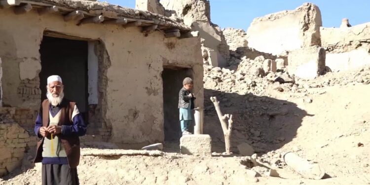 په افغانستان کې شل کلنه جګړه پای ته رسيدلې ، خو افغانان لا هم په دردونو او کړاوونو کې ګیر پاتې دي